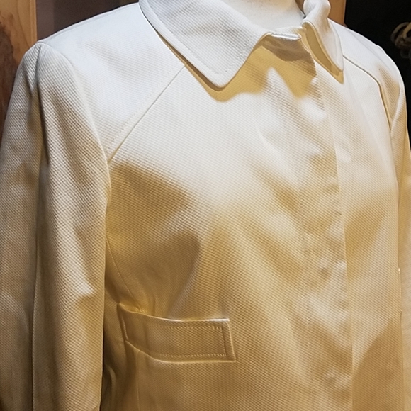 White jacket - Picture 2 of 4